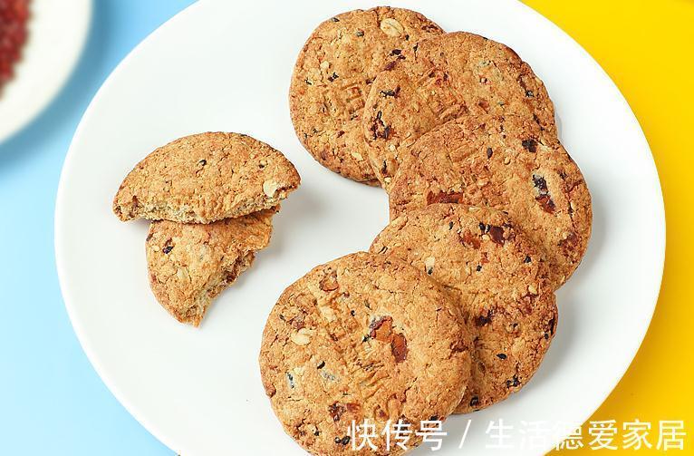买饼干时,不是只有“奥利奥”,这3款“国产饼干”,美味又解馋