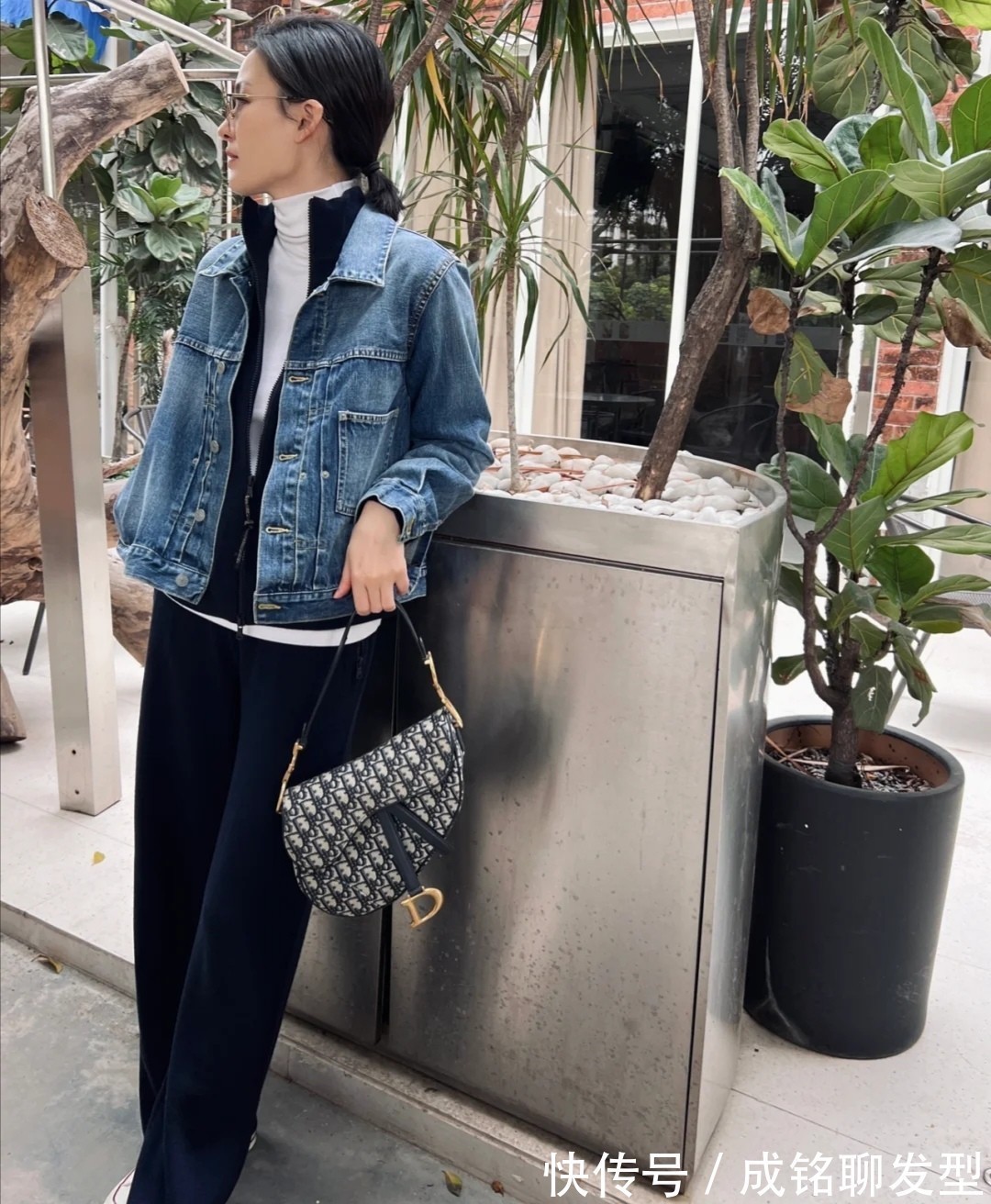 实用 四十岁的女性衣服不要太花哨,有这“三衣一裤”就够,百搭又实用