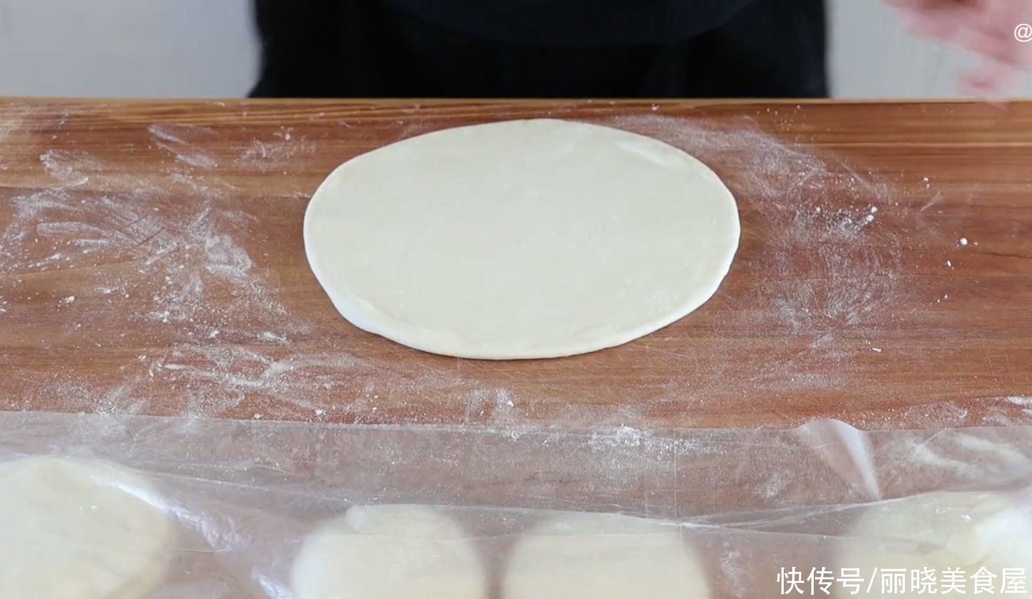 学会这个和面配方：做出家常饼，口袋饼，春饼，个个柔软好吃