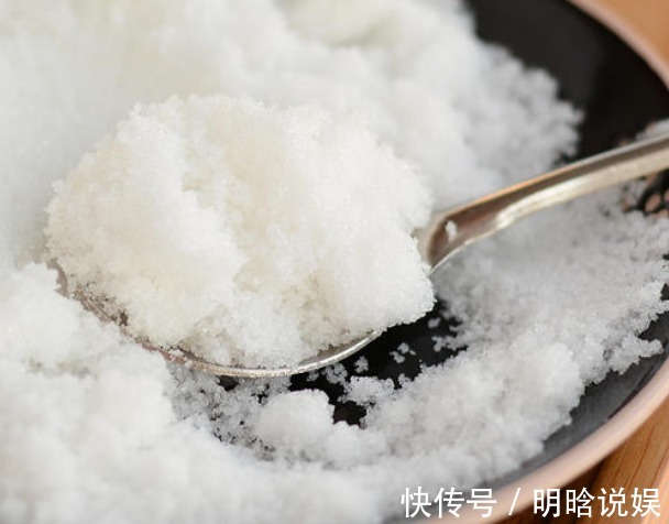 绵白糖|一样是白糖，“白砂糖”和“绵白糖”有什么不同明白后别再乱买