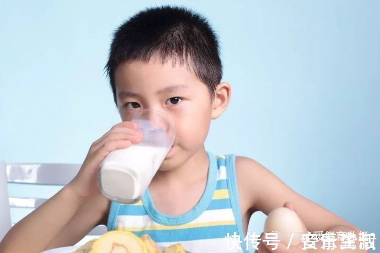 牛奶|“天天喝牛奶”的孩子,和“从不喝牛奶”的孩子,有4个明显差异