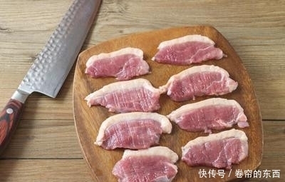 滋味|搭配简单的番茄炸酱,微酸的滋味让鸭肉更鲜美,炸酱面更美味!