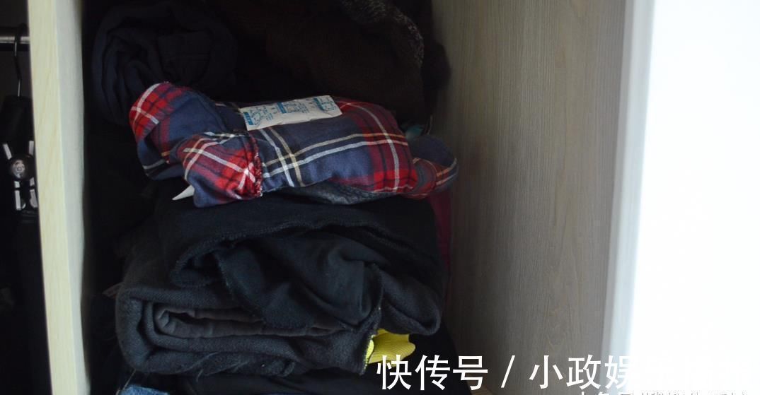 食品袋里的干燥剂别扔了, 它的这3个妙用, 解决了很多家庭的烦恼