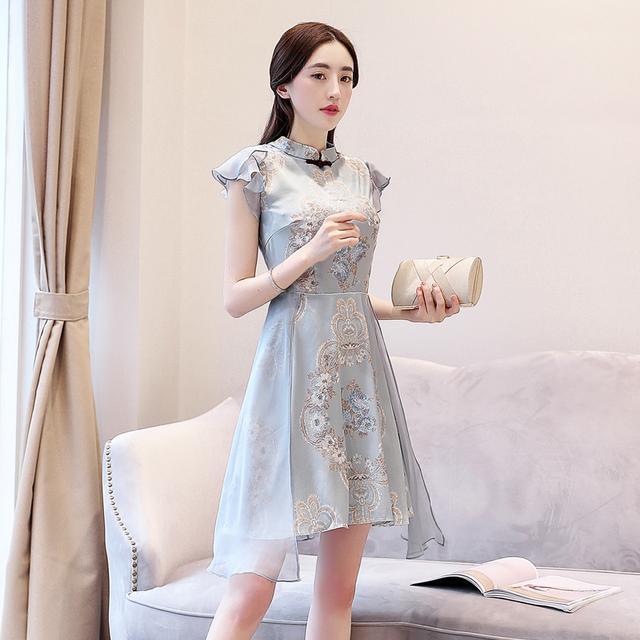 刺绣|仙气十足的改良旗袍裙,才是塑造淡雅女神的必备单品