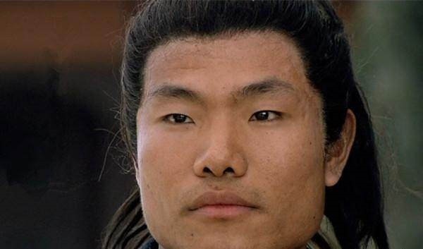 李衮#此人是梁山地飞星, 兵器多达二十六件, 擅长的却是团队作战!