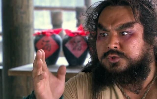 鲁智深武松李逵一样悍勇无畏,不过这一战,将他们打着都现了原形