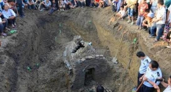 寿终正寝|清朝妇女因难产昏厥,被误认为已死下葬,200年后墓中景象凄惨!