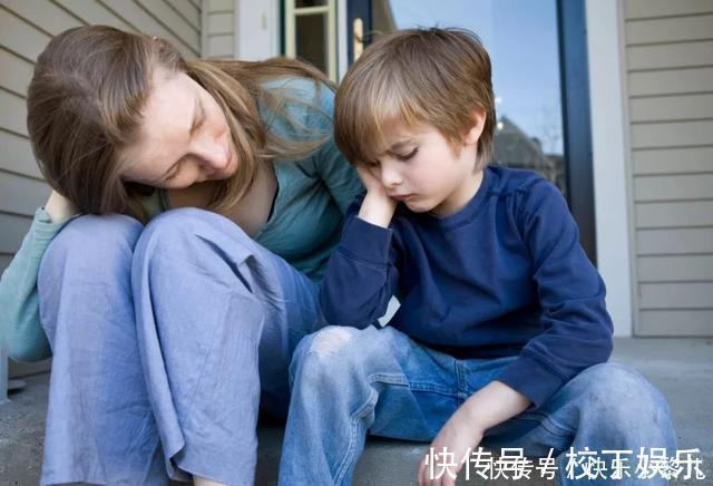 小动作|从小“咬指甲”的孩子,长大后会变成啥样专家逃不过2种结局