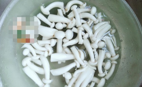 喜欢做这菜,贵是贵点,清甜美味,做一盘儿子连汁都不剩