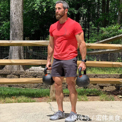 最佳状态|13岁开始训练，如今48岁，一身腱子肉，常年体脂保持在5％左右