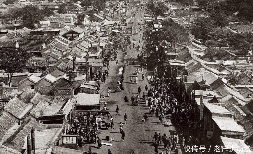 油条|民国历史老照片：图1孩子吃油条，最后一张女子非常有气质！