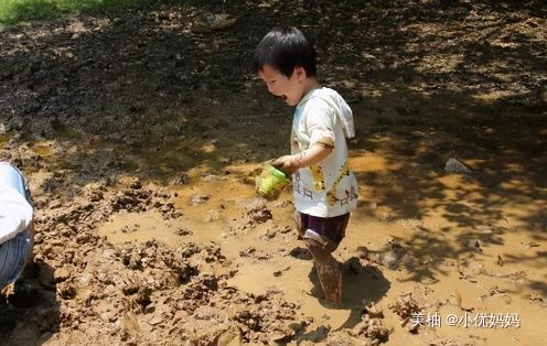 妈妈|妈妈和奶奶谁适合带娃？家里这个人带娃更合适，带出来的娃更聪明