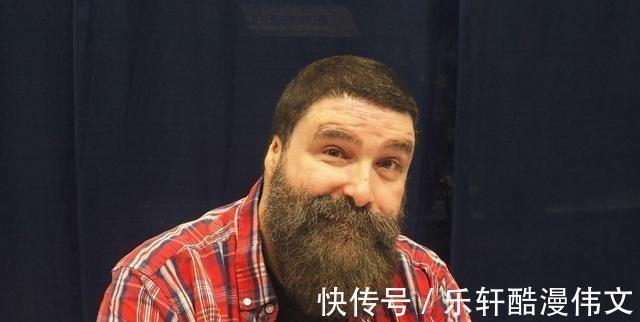米克·佛利高度称赞莫斯利与此人他们是当今摔角界最疯狂的家伙