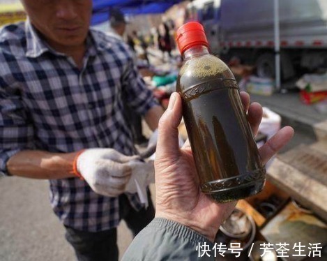 街头“现榨芝麻油”，味道香还不贵，实则机器暗藏玄机！别贪便宜