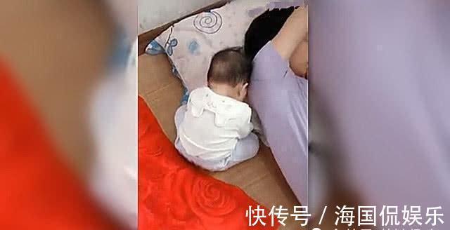 妈妈|宝宝断奶第一天藏在妈妈背后干什么呢凑近一看,既好笑又心疼!