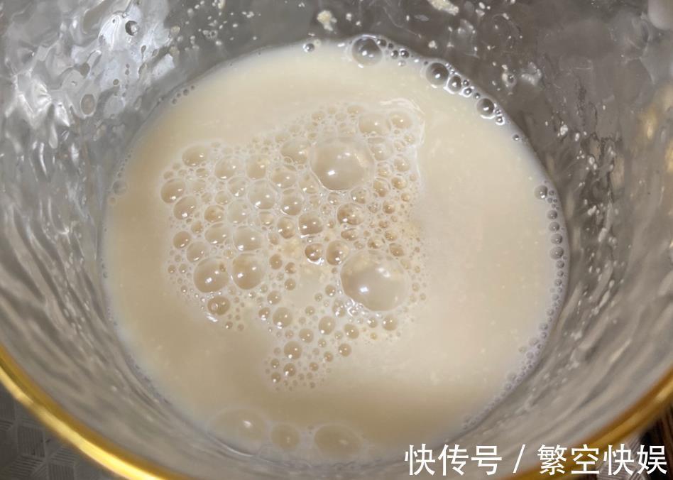 蒸馒头，记住别直接加酵母，多加一步，馒头更香更软更好吃