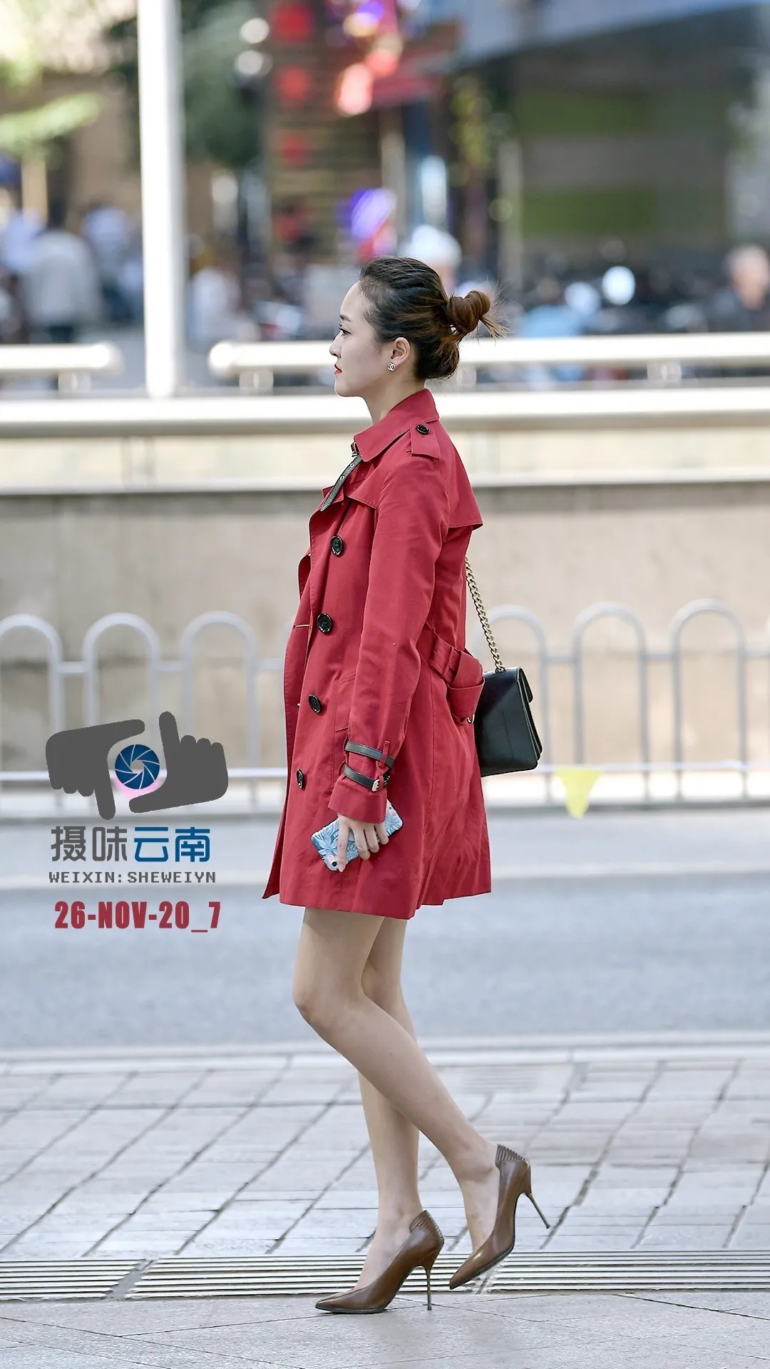 风衣|街拍:恋上风衣恋上冬,一件温暖又美丽的风衣,赐予我们勇敢力量