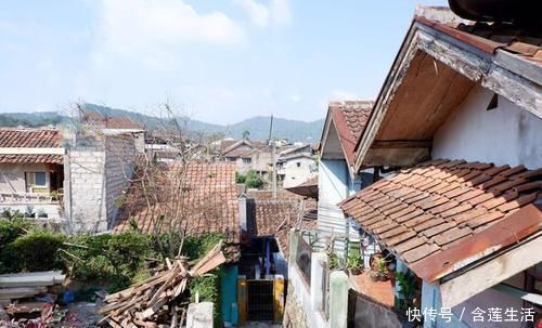 印尼爪哇岛|实拍印尼爪哇岛当地村落，贫富差距大，一半住茅草屋，一半住洋楼