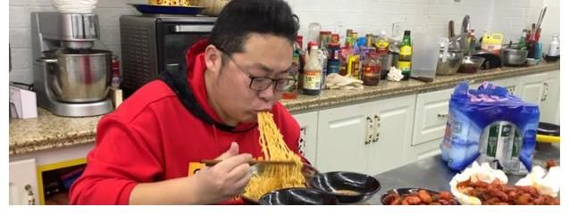 欺骗|半吨先生假吃被骂，姜涛夫妻炒作被封，网红的虚伪已经到了极限