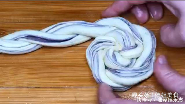 面粉|蒸花卷,不要直接就上锅蒸,3个小诀窍,花卷松软多层、不塌陷