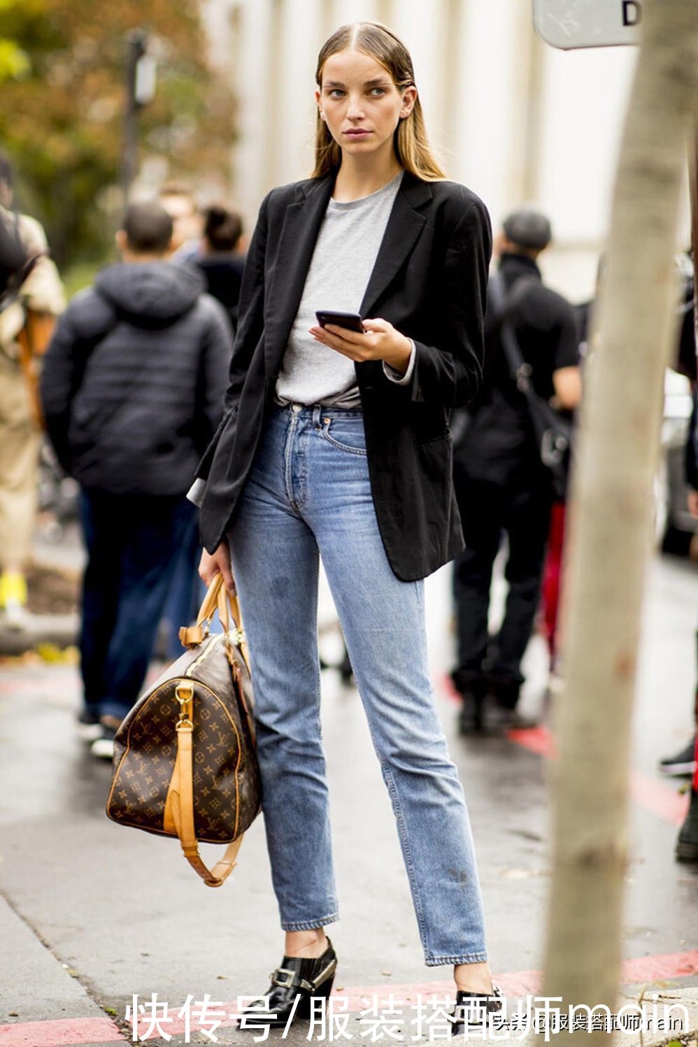 为什么说初春不能没有直筒牛仔裤？原来选对了，真的显高显瘦