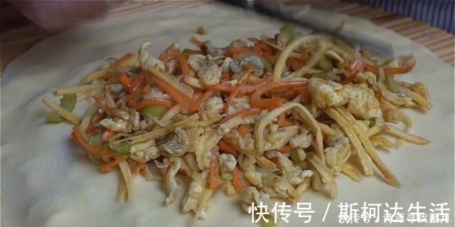 红薯|玉米面这样做真好吃,一擀一煎,5分钟出锅,连吃一个月都不腻