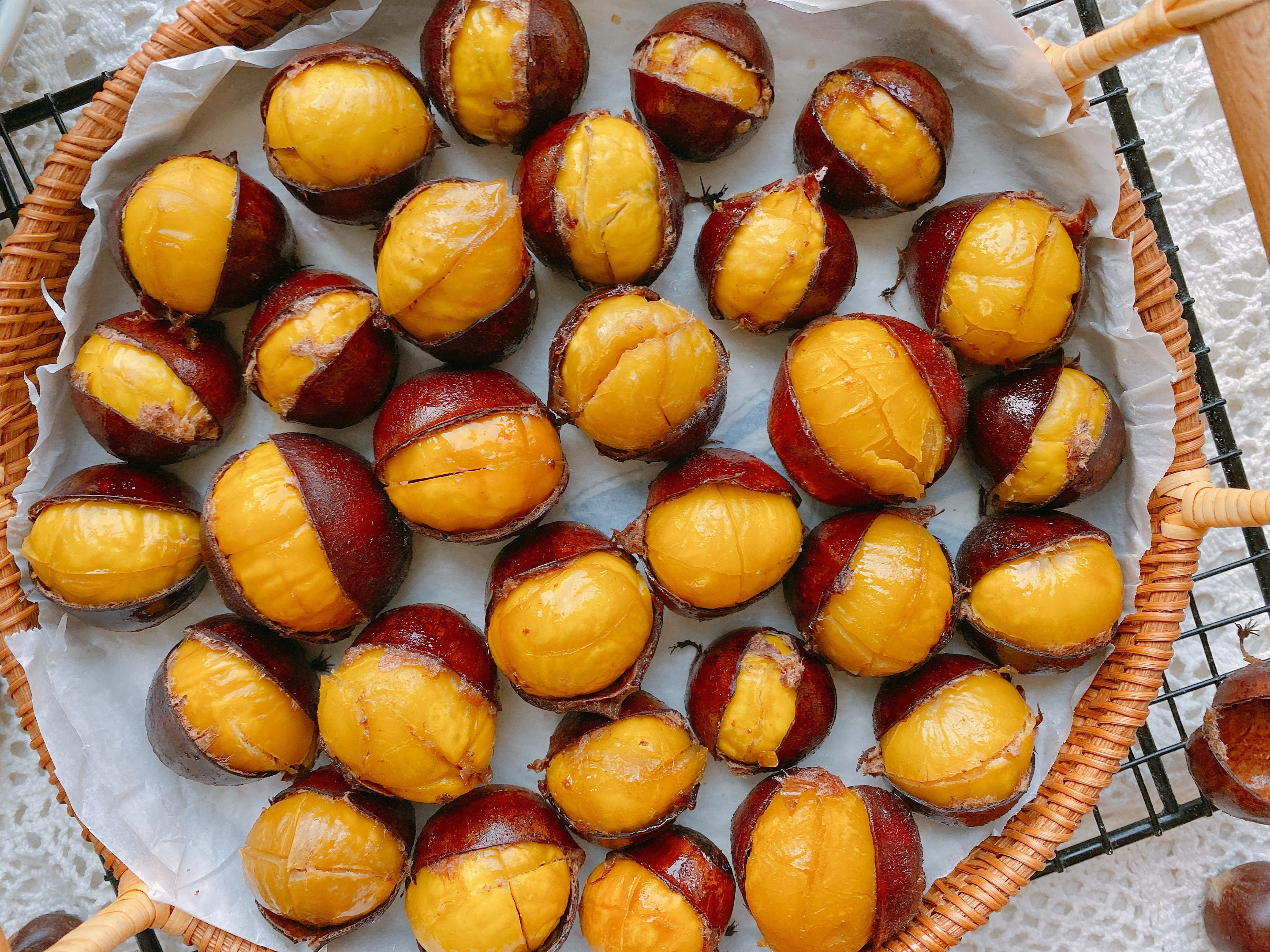 板栗最好吃的做法，香甜绵软，学会窍门，开口快，剥皮容易！