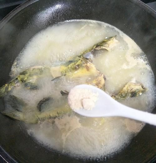 天然的“补脑汤”找到了，简单煮一煮，营养极高，孩子补钙又补脑