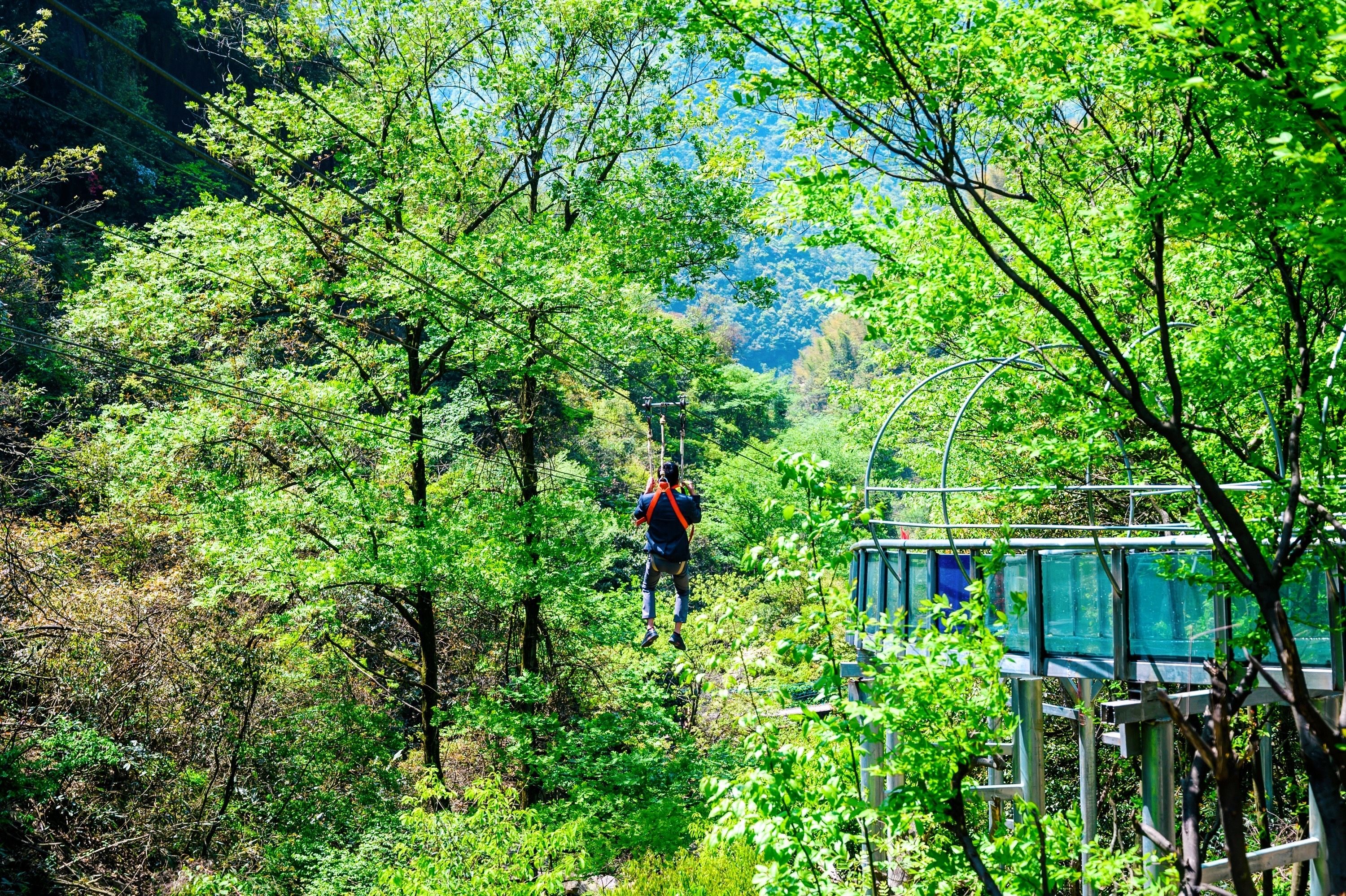 安吉浙北大峡谷，北纬30度线上的奇特山景，九大游乐项目等你挑战