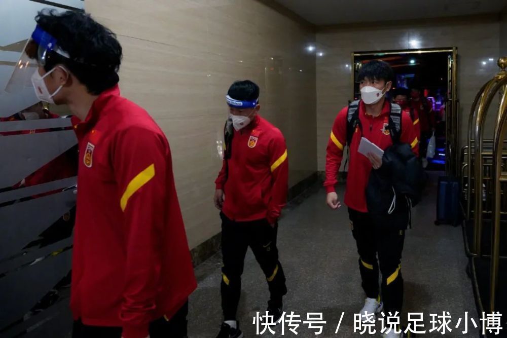 越南|国足抵达越南,李霄鹏迎来关键一战,过年不添堵是底线