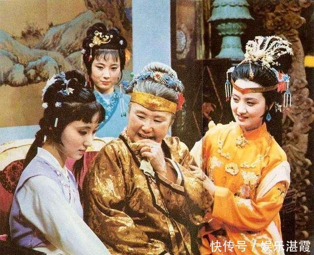 林黛玉初进贾府,贾政贾赦故意避而不见,后来为何接见投奔的薛蟠