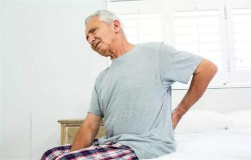 血管堵塞|得了高血压,牢记“睡前4不做,晨起3不要”,平稳血压,人长寿