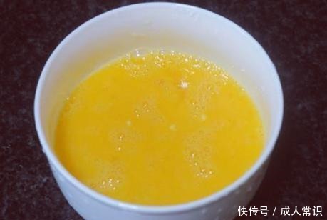 蒸鸡蛋羹,想要嫩滑无蜂窝有技巧掌握1点,蛋羹嫩滑如果冻!