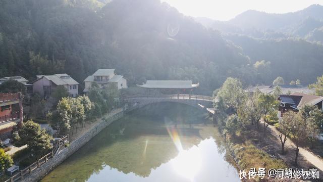 罕见温泉村：家家户户都有温泉，河里都是温泉，民宿泡20元一人