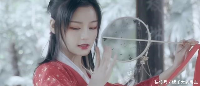 粉丝|400W粉丝coser哭诉,被老板表白后,自己得了抑郁症