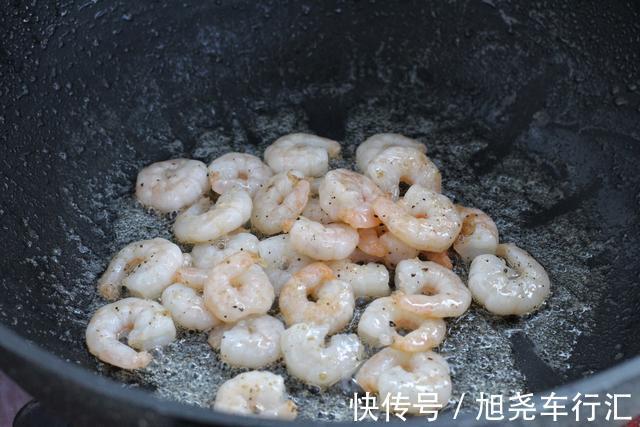 光盘|推荐一道夏季快手家常菜,五分钟端上桌,口感鲜美吃光盘也不长肉