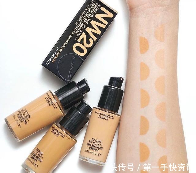 实用|8个新手实用化妆技巧详解!遮瑕零色差&不卡纹,画出无瑕底妆