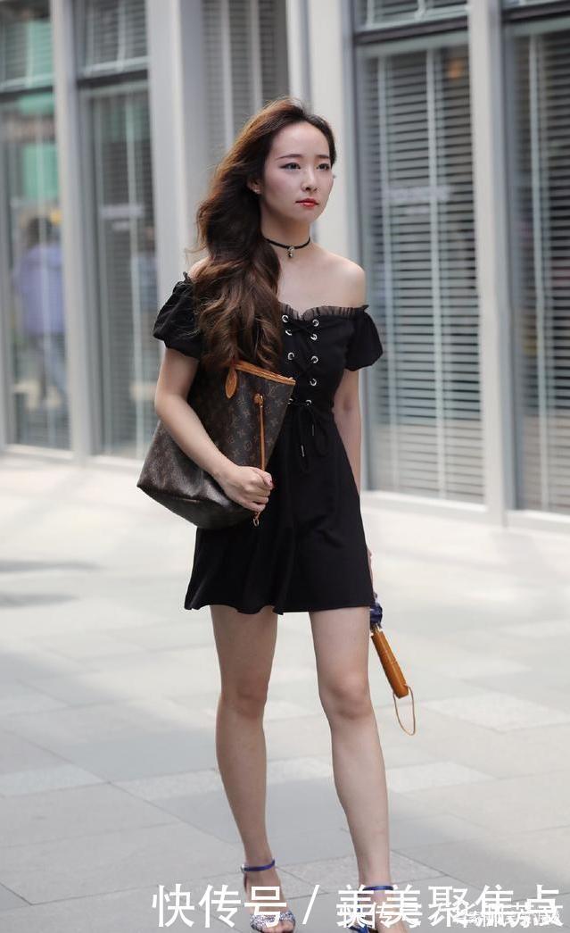 连衣裙|打底裤的穿着充满青春的时尚活力,展现出时尚女性的浪漫