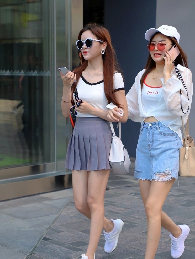 明艳动人|短发美女镂空修身裙,气质温婉,靓丽动人!