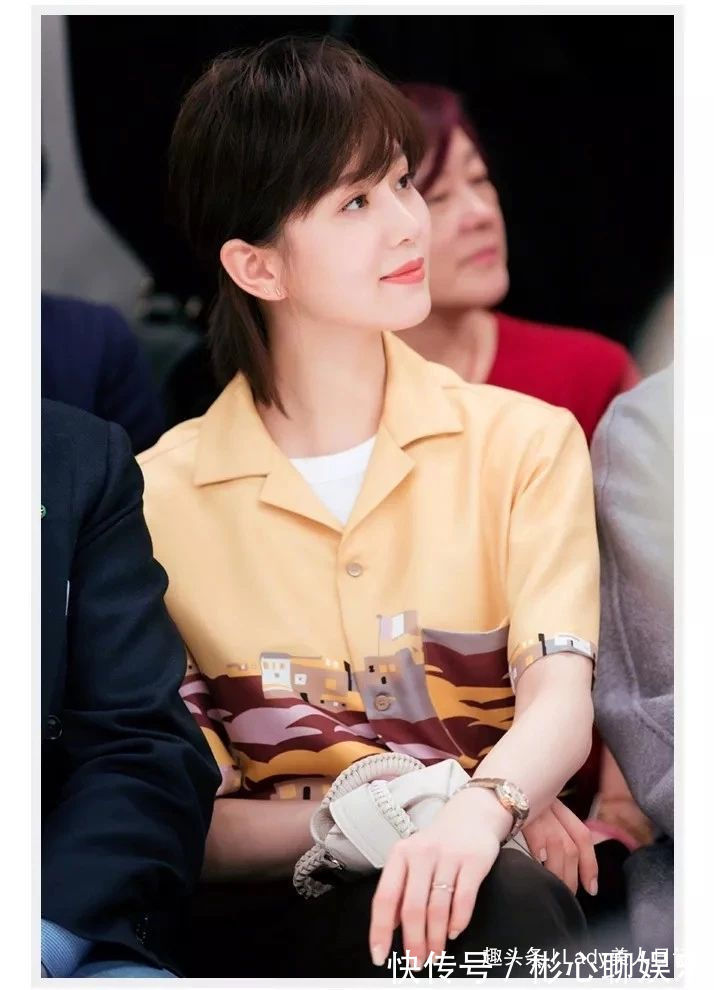 颜色|黄黑皮最显白的穿法,好看到尖叫!浅黄色连衣裙肌肤透亮,绝了