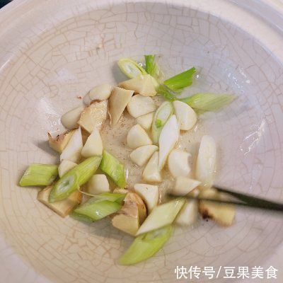 茶匙|迷倒全家的厨房小白也能驾驭的海鲜豆腐煲，真心好吃