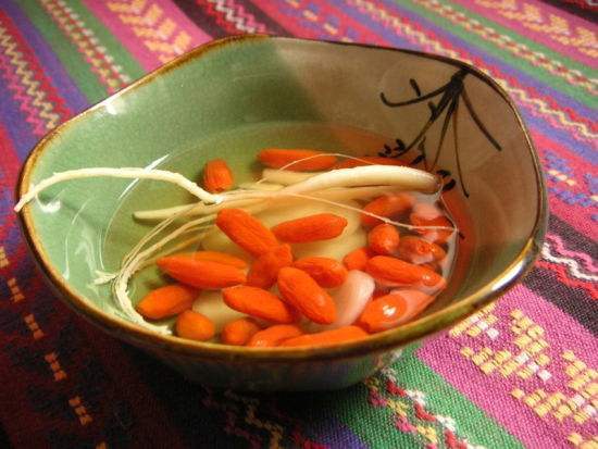 六味地黄丸|泡枸杞时加上“它”，比补药还好，男人坚持喝，比六味地黄丸管用