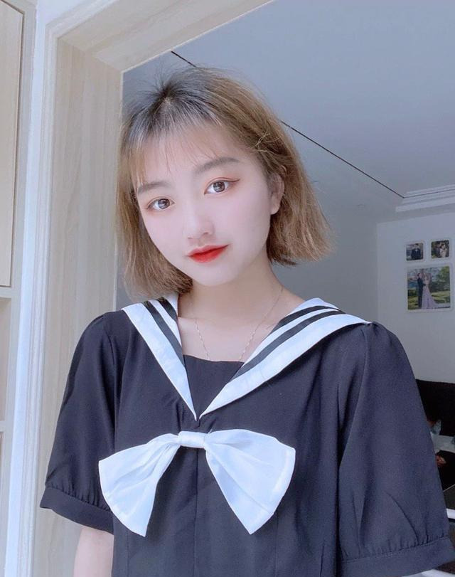 浓妆|《变形计》“神仙妹妹”梁小友高二辍学后成网红,浓妆直播惹众议