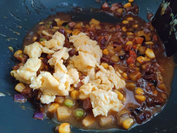 大人孩子都爱吃的拌酱面,简单又美味,几分钟就做好