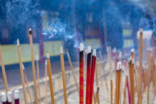 佛教|峨眉山第一座寺庙，原汁原味的纯净让人忍不住逗留