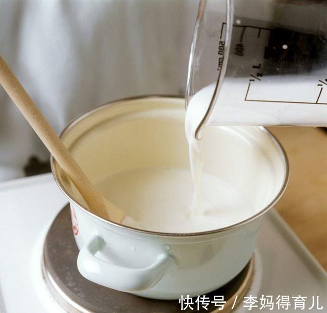 宝宝|吃一次奶量减少200ml,医生:哺乳期应远离4种食物,不利宝宝健康