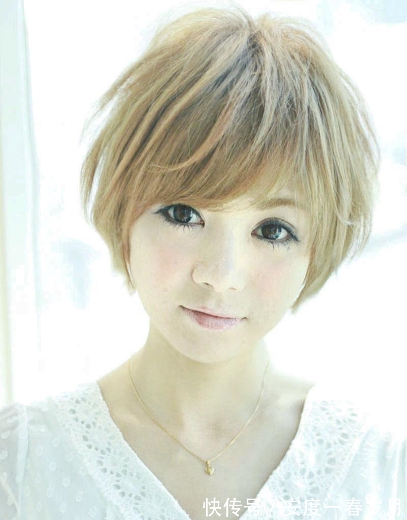 脸型 脸大脸圆女生三种发型要避开,不仅显胖更显丑,尤其是遮脸的发型