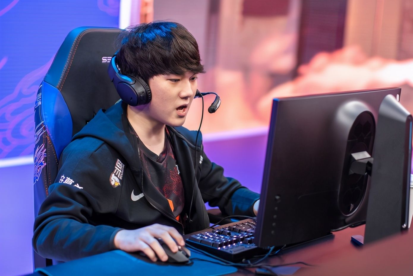 LPL|LPL全明星国际投票：Sofm反超卡萨，Doinb要尴尬了？