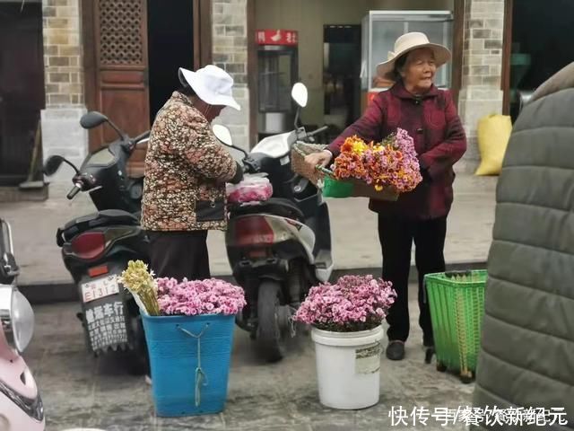 豆腐脑|云南姑娘晒菜市场，走红朋友圈，出门买菜就像旅游，网友:太美了