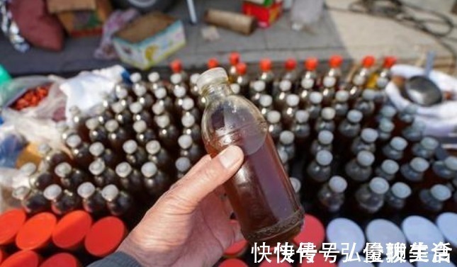 芝麻酱|街头“现榨芝麻油”,又香又便宜,其实机器里有“玄机”,别上当